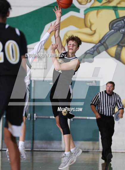 Thumbnail 2 in Calabasas @ Thousand Oaks photogallery.