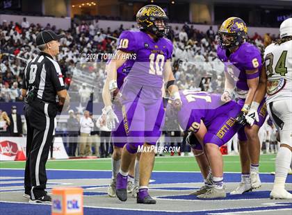 Thumbnail 1 in South Oak Cliff vs. Liberty Hill (UIL Football 5A D2 Finals) photogallery.