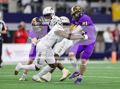 Thumbnail 2 in South Oak Cliff vs. Liberty Hill (UIL Football 5A D2 Finals) photogallery.