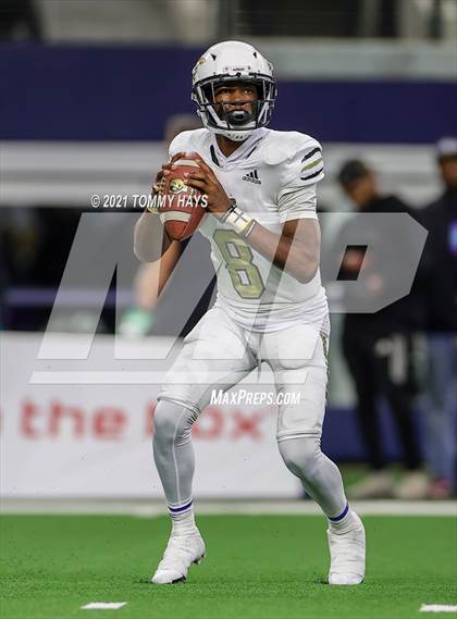 Thumbnail 1 in South Oak Cliff vs. Liberty Hill (UIL Football 5A D2 Finals) photogallery.