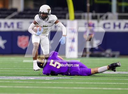 Thumbnail 2 in South Oak Cliff vs. Liberty Hill (UIL Football 5A D2 Finals) photogallery.