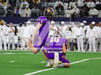 Thumbnail 1 in South Oak Cliff vs. Liberty Hill (UIL Football 5A D2 Finals) photogallery.