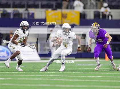 Thumbnail 2 in South Oak Cliff vs. Liberty Hill (UIL Football 5A D2 Finals) photogallery.