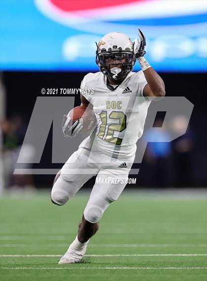 Thumbnail 3 in South Oak Cliff vs. Liberty Hill (UIL Football 5A D2 Finals) photogallery.