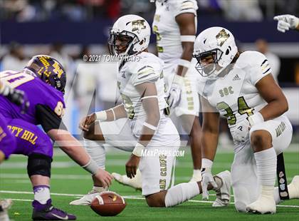 Thumbnail 2 in South Oak Cliff vs. Liberty Hill (UIL Football 5A D2 Finals) photogallery.