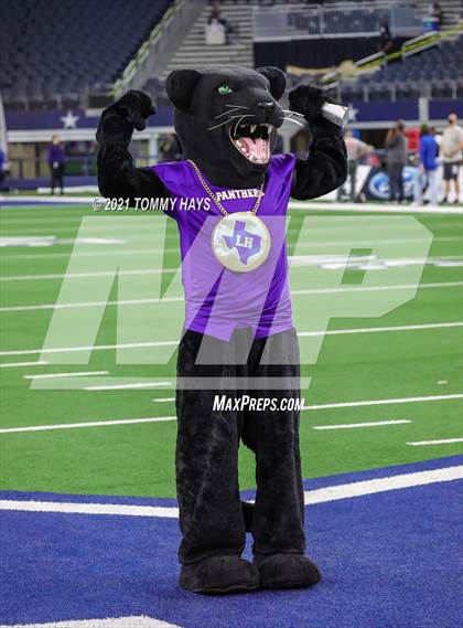 Thumbnail 2 in South Oak Cliff vs. Liberty Hill (UIL Football 5A D2 Finals) photogallery.