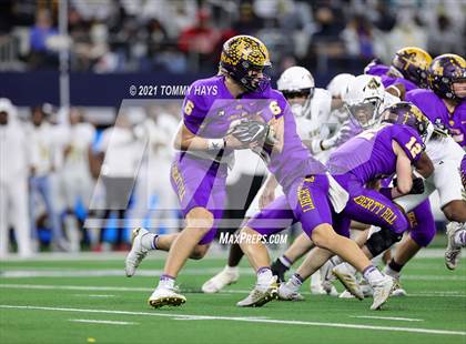 Thumbnail 2 in South Oak Cliff vs. Liberty Hill (UIL Football 5A D2 Finals) photogallery.