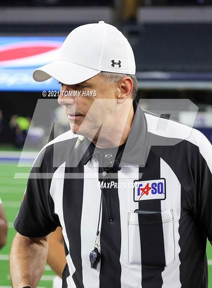 Thumbnail 1 in South Oak Cliff vs. Liberty Hill (UIL Football 5A D2 Finals) photogallery.