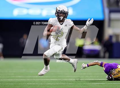 Thumbnail 1 in South Oak Cliff vs. Liberty Hill (UIL Football 5A D2 Finals) photogallery.