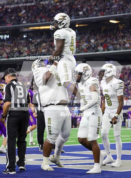 Thumbnail 3 in South Oak Cliff vs. Liberty Hill (UIL Football 5A D2 Finals) photogallery.