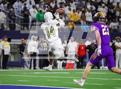 Thumbnail 2 in South Oak Cliff vs. Liberty Hill (UIL Football 5A D2 Finals) photogallery.