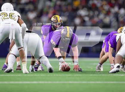 Thumbnail 2 in South Oak Cliff vs. Liberty Hill (UIL Football 5A D2 Finals) photogallery.