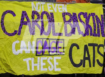 Thumbnail 3 in South Oak Cliff vs. Liberty Hill (UIL Football 5A D2 Finals) photogallery.