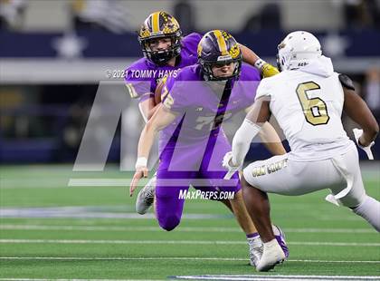 Thumbnail 2 in South Oak Cliff vs. Liberty Hill (UIL Football 5A D2 Finals) photogallery.