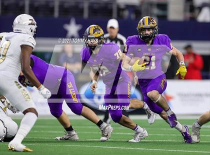 Thumbnail 2 in South Oak Cliff vs. Liberty Hill (UIL Football 5A D2 Finals) photogallery.