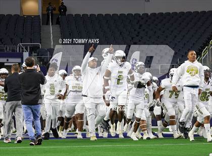 Thumbnail 3 in South Oak Cliff vs. Liberty Hill (UIL Football 5A D2 Finals) photogallery.