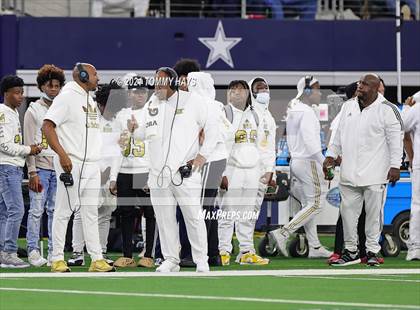 Thumbnail 1 in South Oak Cliff vs. Liberty Hill (UIL Football 5A D2 Finals) photogallery.