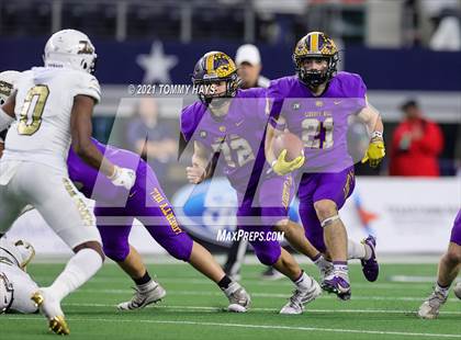 Thumbnail 3 in South Oak Cliff vs. Liberty Hill (UIL Football 5A D2 Finals) photogallery.