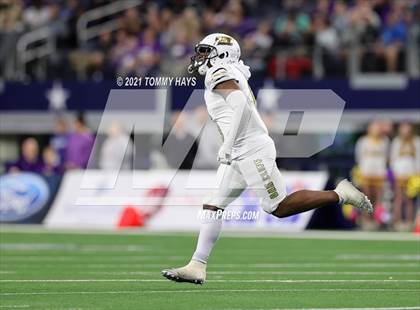 Thumbnail 3 in South Oak Cliff vs. Liberty Hill (UIL Football 5A D2 Finals) photogallery.