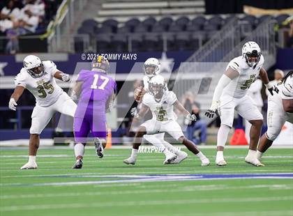 Thumbnail 3 in South Oak Cliff vs. Liberty Hill (UIL Football 5A D2 Finals) photogallery.