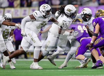 Thumbnail 1 in South Oak Cliff vs. Liberty Hill (UIL Football 5A D2 Finals) photogallery.