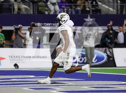Thumbnail 1 in South Oak Cliff vs. Liberty Hill (UIL Football 5A D2 Finals) photogallery.