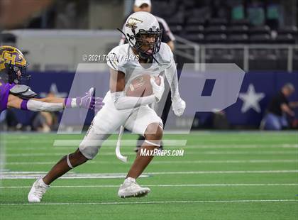 Thumbnail 3 in South Oak Cliff vs. Liberty Hill (UIL Football 5A D2 Finals) photogallery.