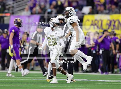 Thumbnail 2 in South Oak Cliff vs. Liberty Hill (UIL Football 5A D2 Finals) photogallery.