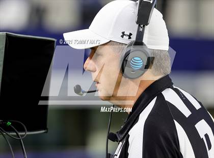 Thumbnail 2 in South Oak Cliff vs. Liberty Hill (UIL Football 5A D2 Finals) photogallery.