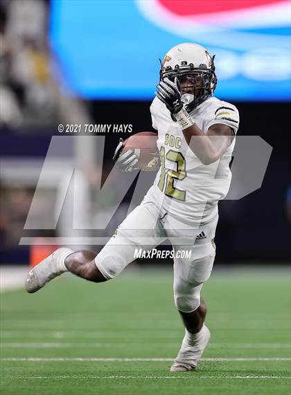 Thumbnail 1 in South Oak Cliff vs. Liberty Hill (UIL Football 5A D2 Finals) photogallery.