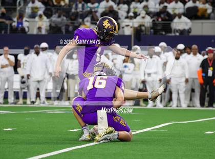 Thumbnail 3 in South Oak Cliff vs. Liberty Hill (UIL Football 5A D2 Finals) photogallery.