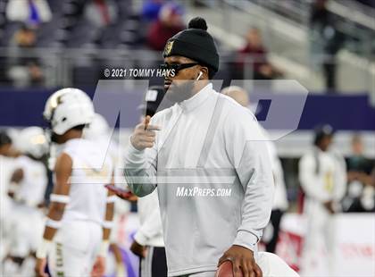 Thumbnail 1 in South Oak Cliff vs. Liberty Hill (UIL Football 5A D2 Finals) photogallery.