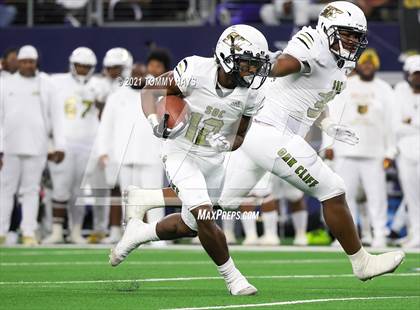 Thumbnail 1 in South Oak Cliff vs. Liberty Hill (UIL Football 5A D2 Finals) photogallery.
