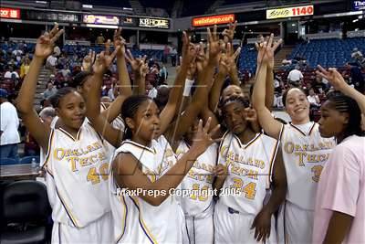 Thumbnail 2 in Fairfield vs. Oakland Tech (NorCal D1 Final)#1 photogallery.