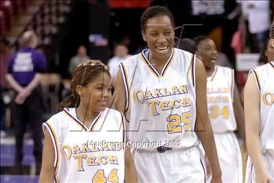 Thumbnail 2 in Fairfield vs. Oakland Tech (NorCal D1 Final)#1 photogallery.