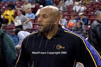 Thumbnail 3 in Fairfield vs. Oakland Tech (NorCal D1 Final)#1 photogallery.