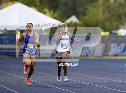 Thumbnail 1 in FHSAA Class 1A Final (200m) photogallery.