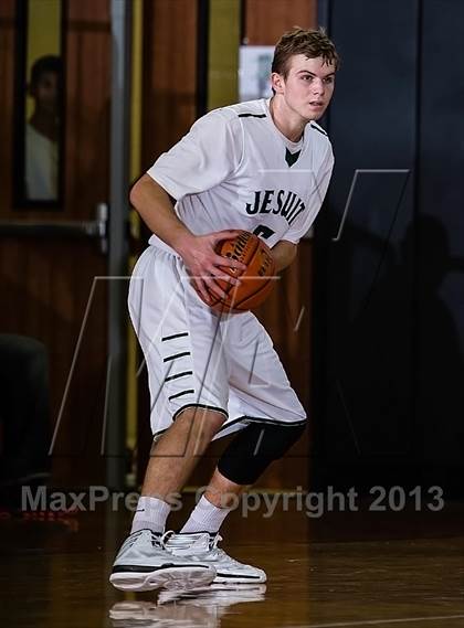 Thumbnail 2 in Strake Jesuit vs. Clark (McDonald's Texas Invitational) photogallery.