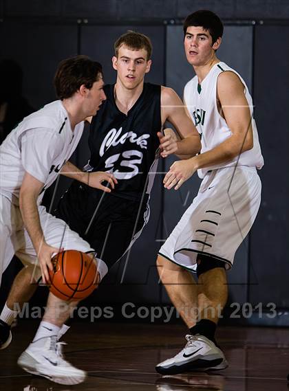 Thumbnail 2 in Strake Jesuit vs. Clark (McDonald's Texas Invitational) photogallery.