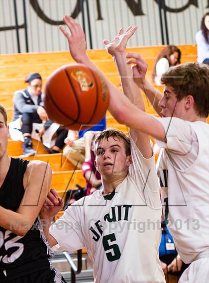 Thumbnail 2 in Strake Jesuit vs. Clark (McDonald's Texas Invitational) photogallery.