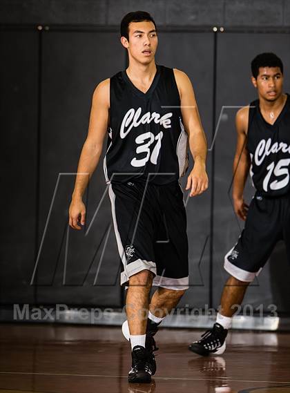 Thumbnail 2 in Strake Jesuit vs. Clark (McDonald's Texas Invitational) photogallery.
