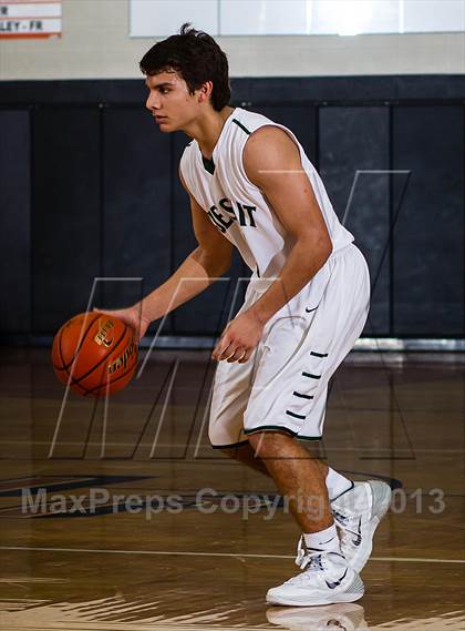 Thumbnail 3 in Strake Jesuit vs. Clark (McDonald's Texas Invitational) photogallery.