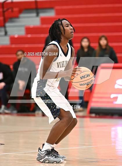 Thumbnail 3 in Claremont vs. St. Bernard (Rumble On The Hill) photogallery.