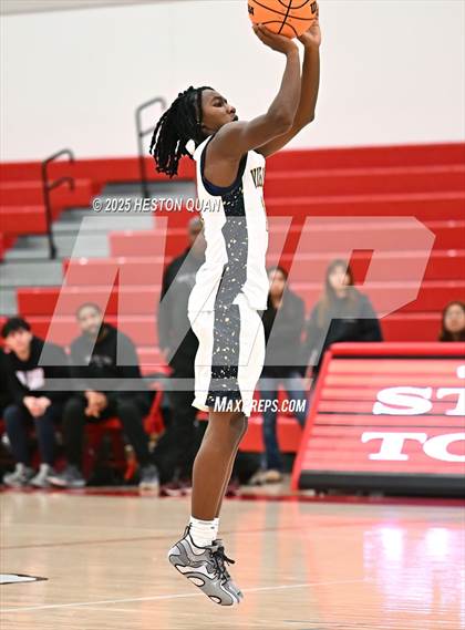 Thumbnail 1 in Claremont vs. St. Bernard (Rumble On The Hill) photogallery.