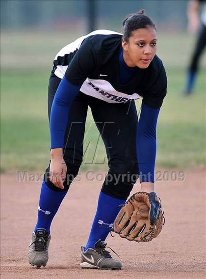 Thumbnail 2 in Charter Oak @ Diamond Ranch photogallery.