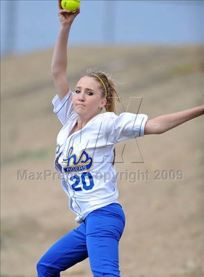 Thumbnail 3 in Charter Oak @ Diamond Ranch photogallery.