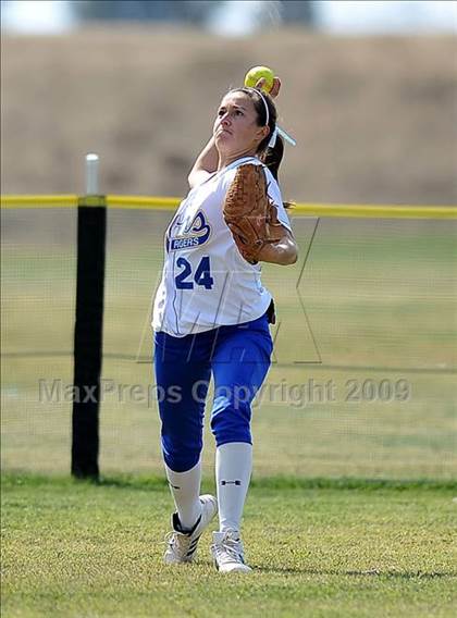 Thumbnail 3 in Charter Oak @ Diamond Ranch photogallery.
