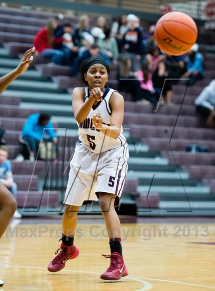 Thumbnail 3 in Sachse vs Rowlett photogallery.