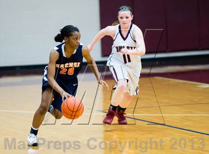 Thumbnail 2 in Sachse vs Rowlett photogallery.