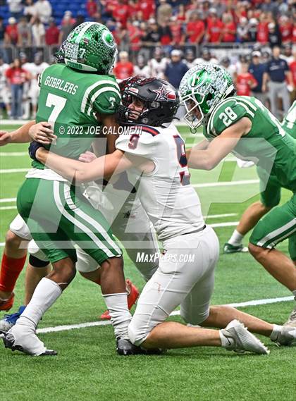 Thumbnail 2 in Wimberley vs Cuero (UIL 4A Regional Semifinal) photogallery.